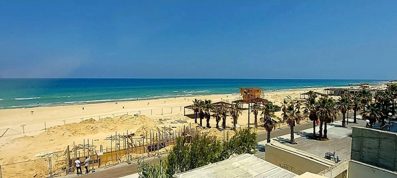 מלון דירות על הים בת ים 39 Екстериор снимка
